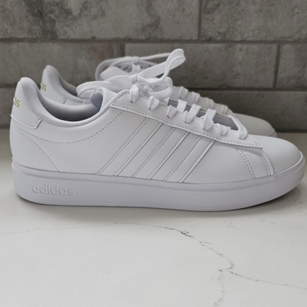 NEW Adidas Women's White and Gold Sneakers Cloud Court Shoe - Picture 2 of 6